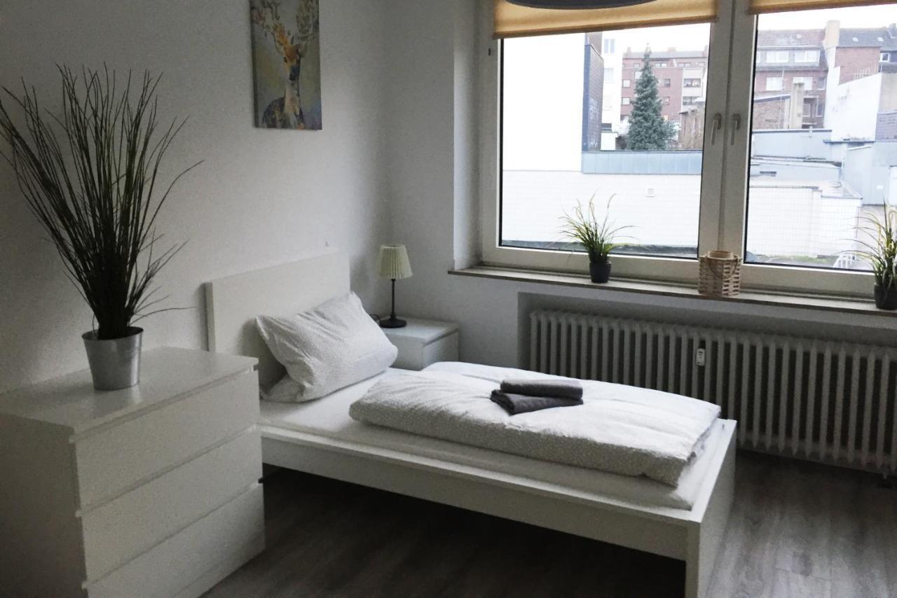 Nice And Cozy Apartment With Wifi And Balcony Neuss Bagian luar foto